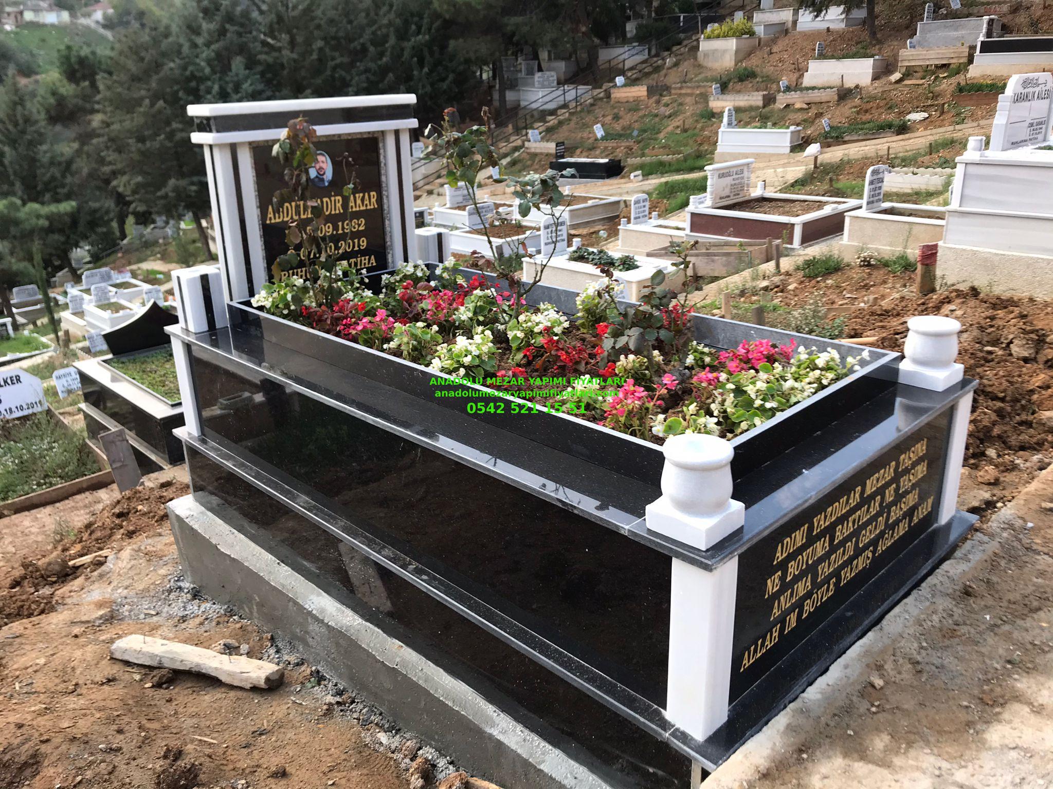 Yalova Tek Kişilik Özel Yapım Sütunlu Granit Mezar - Görsel 2