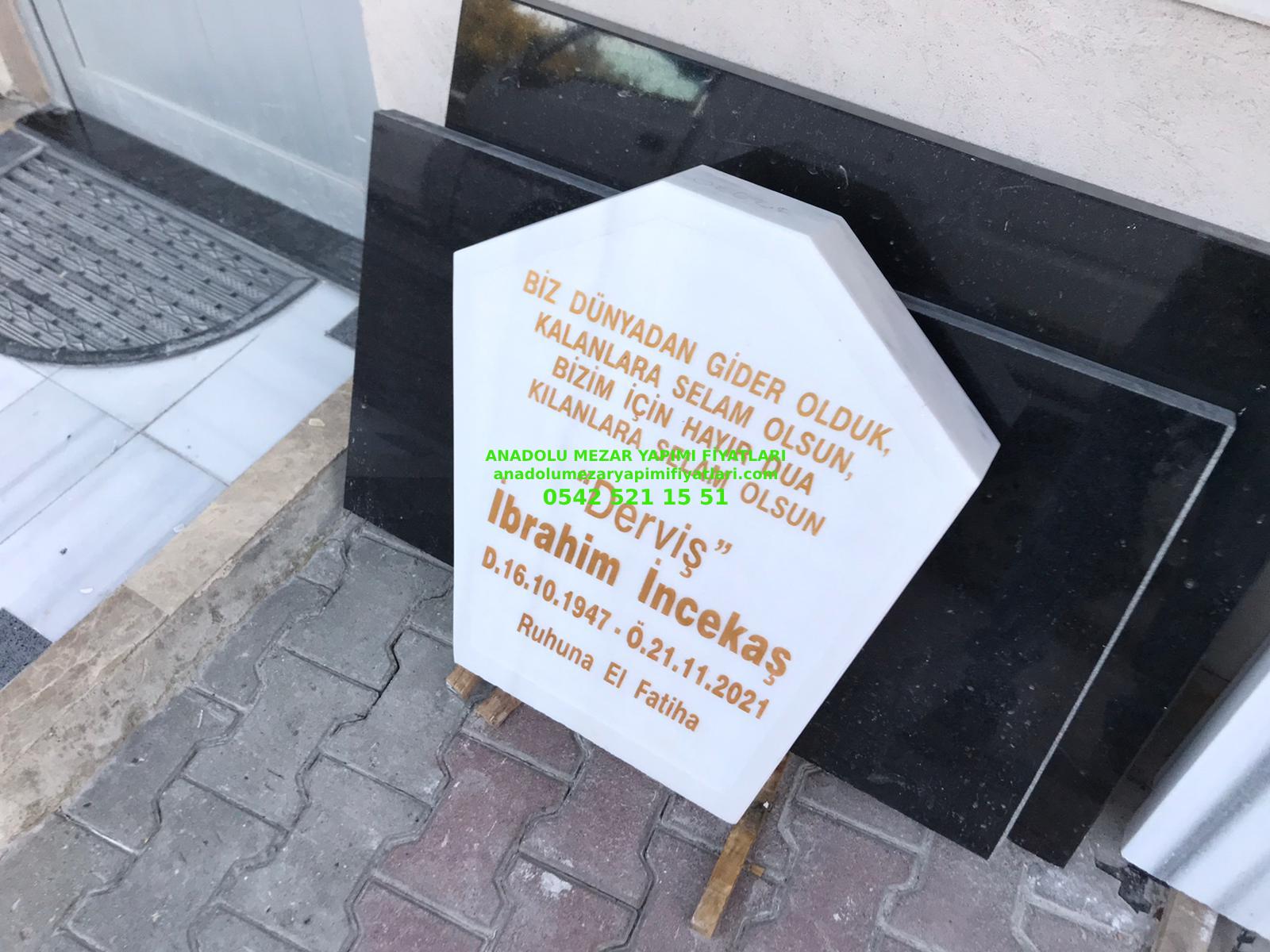 10 cm Kalınlığında Kabartma Yazılı Süt Beyaz Mermer Baş Taşı Modelleri