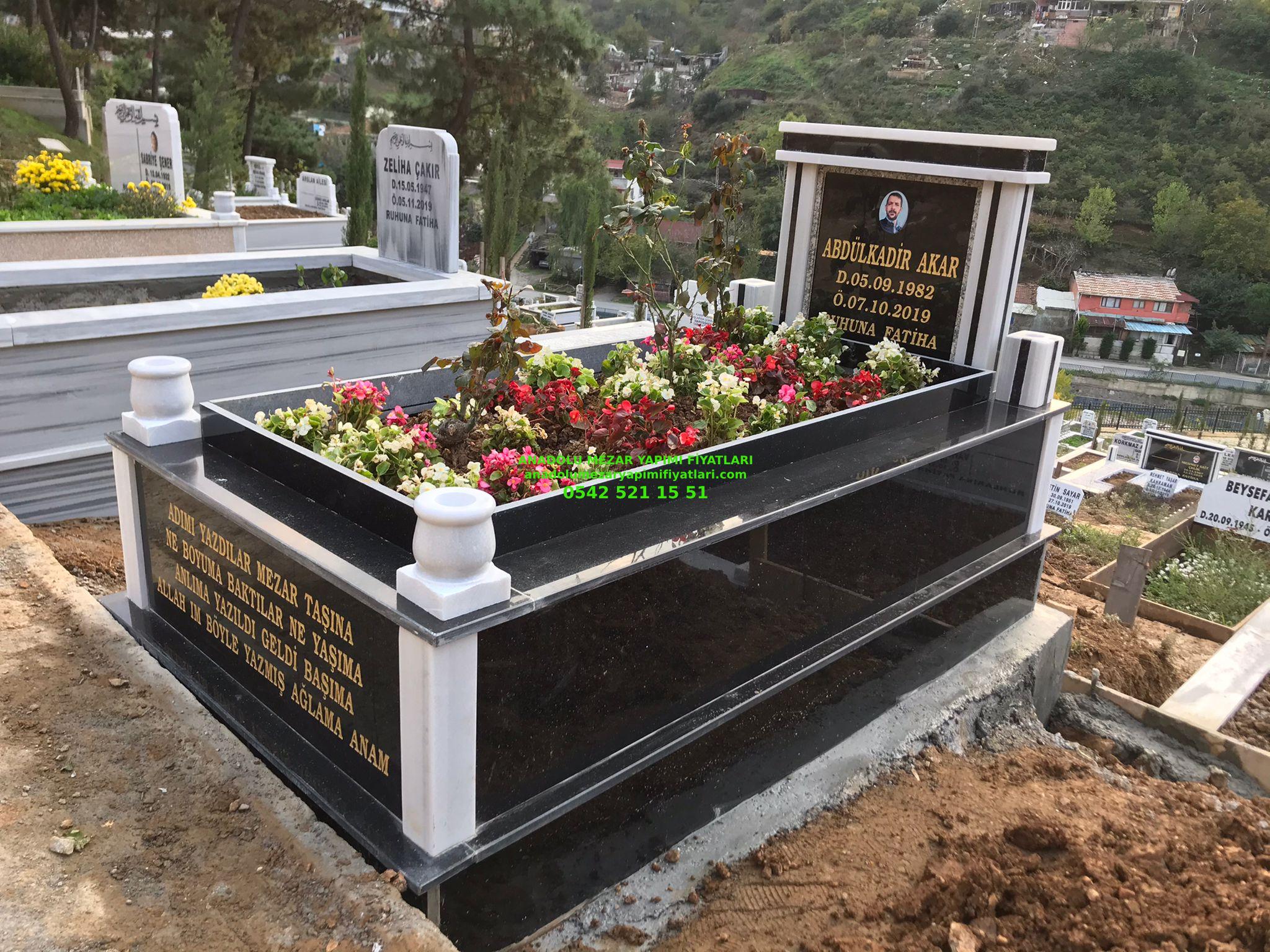 Yalova Tek Kişilik Özel Yapım Sütunlu Granit Mezar