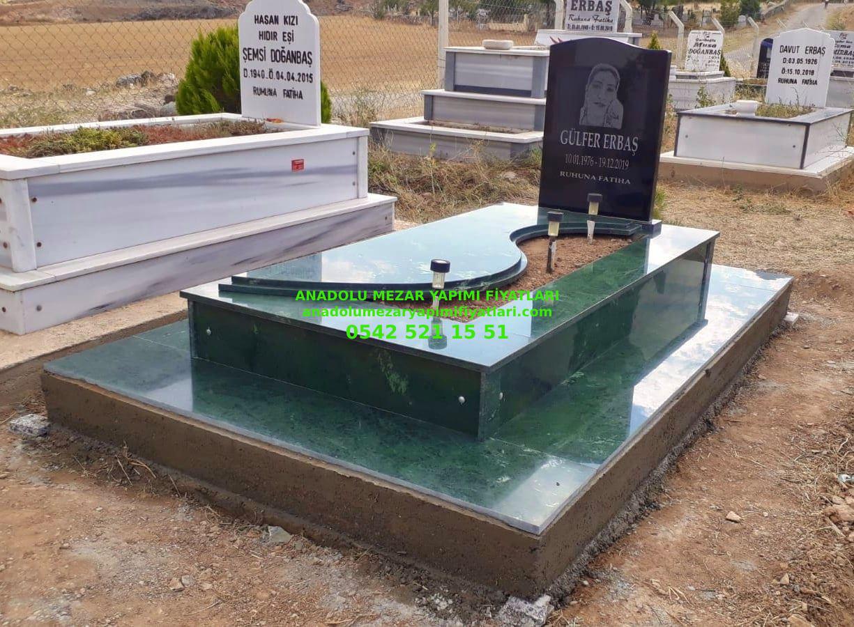 Baş Taşı Kalpli Yeşil Granit Avrupa Mezar Modeli