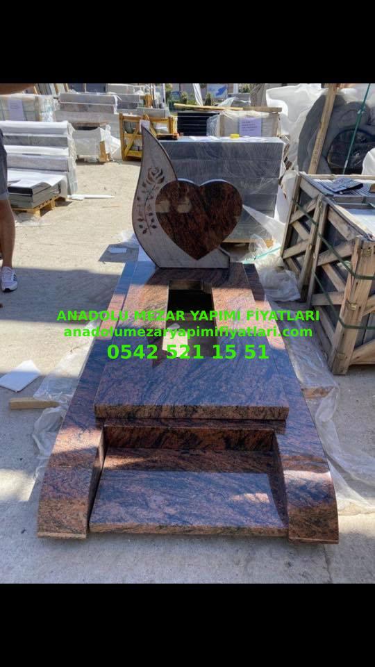 Baş Taşı Kalpli Bordo Granit Avrupa Mezar Modeli