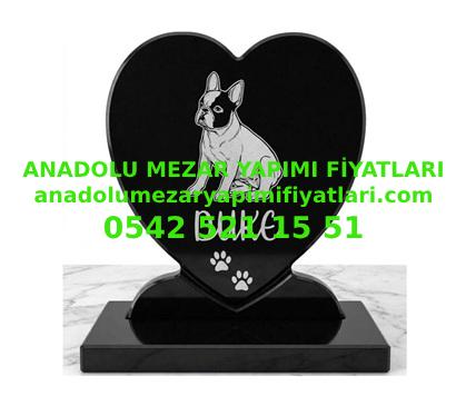 50x60 Ölçülerinde Kalp Şeklinde Lazer Resimli Granit Pet Mezar Taşı
